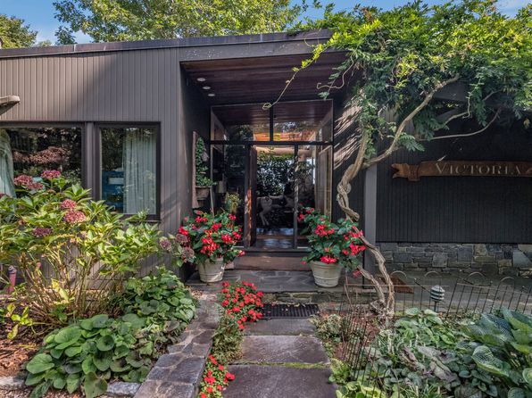 (undisclosed Address), Essex, CT 06426