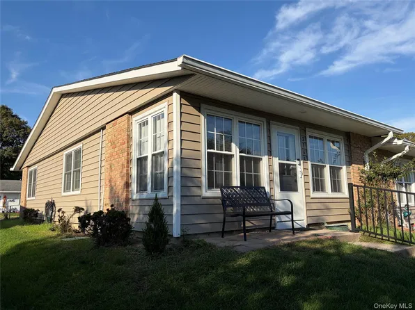 276 Berwick Court #A, Ridge, NY 11961
