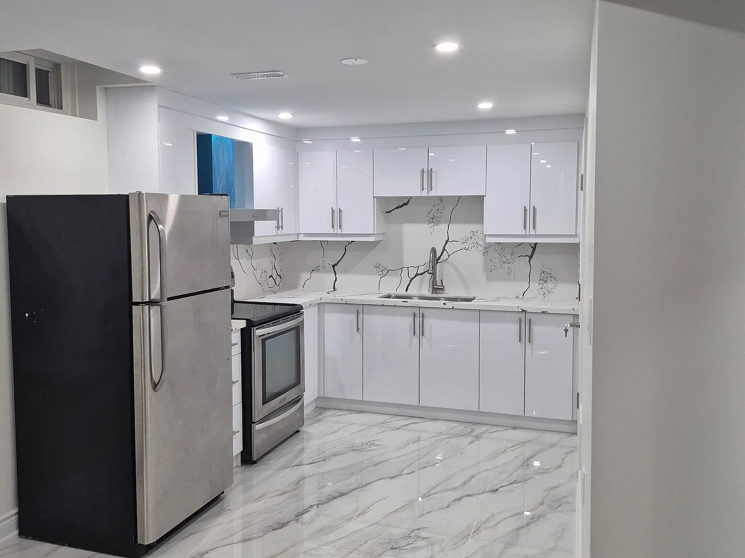 2 bed, $2,000 — Photo 3