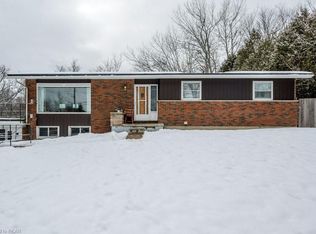 915 Fairbairn St, Peterborough, ON K9H6C2