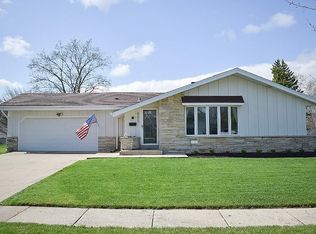 6255 Thornridge Ln, Greendale, WI 53129