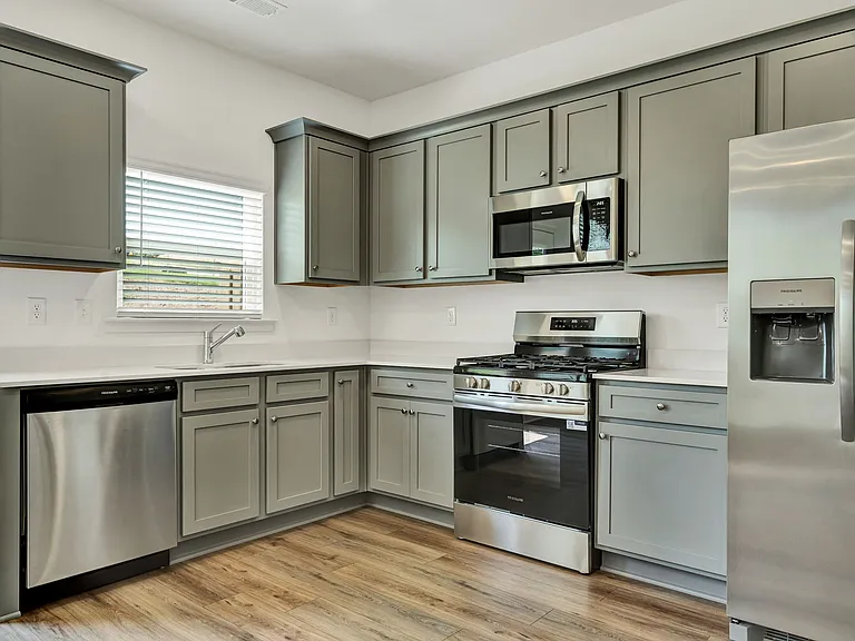 5010 Highwood Dr NE — Photo 9
