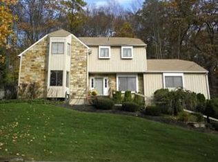 102 Knob Hill Rd, Hackettstown, NJ 07840