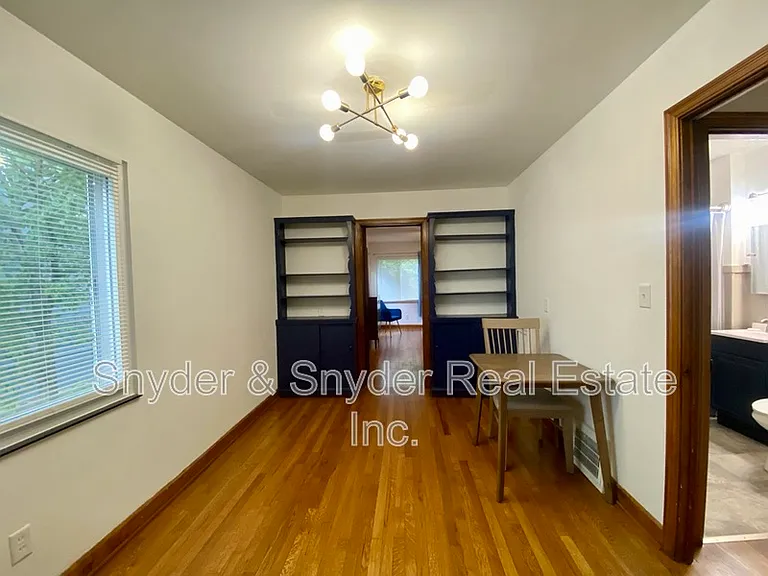 1093 N Main St — Photo 10