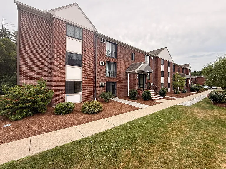 384 Great Rd #B102 — Photo 2