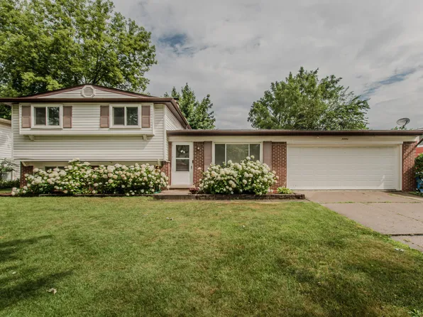 5840 Pontiac Lake Rd, Waterford, MI 48327