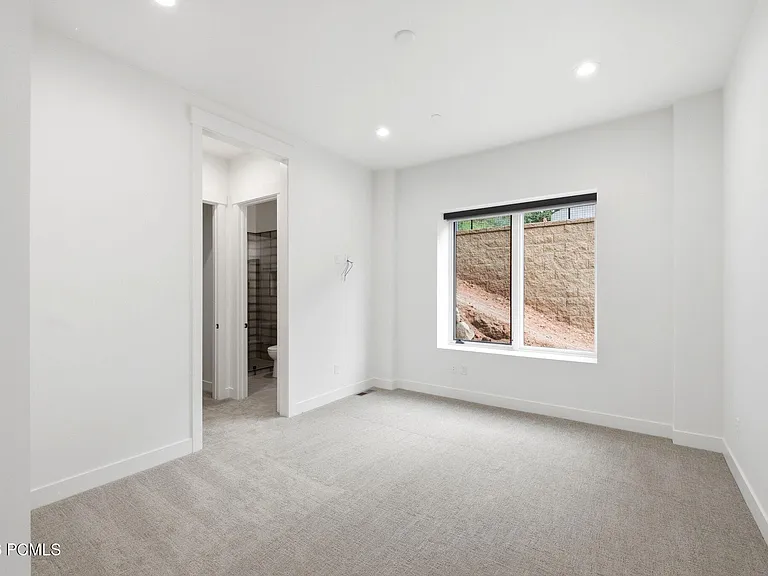 4043 W Crest Ct — Photo 35