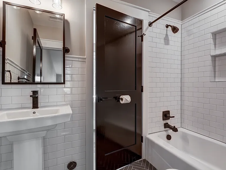 1523 W Cary St #2 — Photo 10