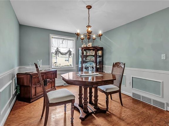 5th image of 3984 Sussex Pl