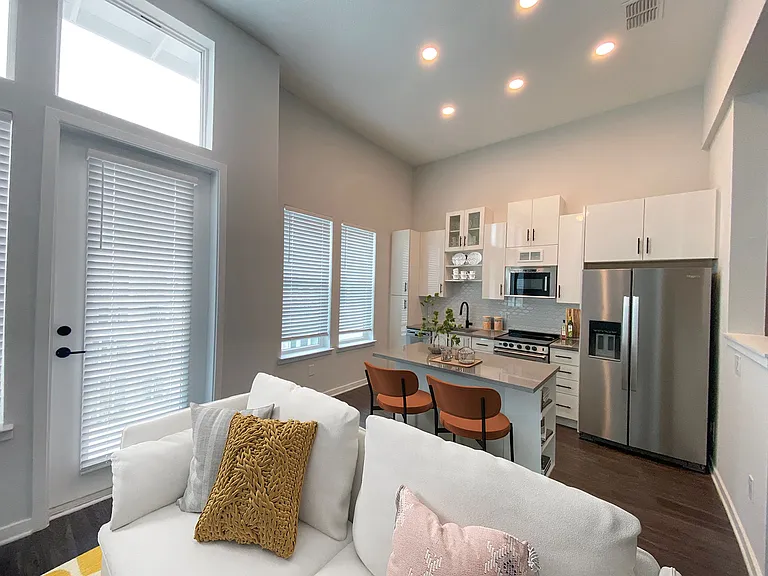 Cirrus Apartments — Photo 25