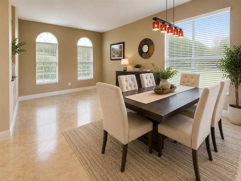 4 bed, 2.0 bath, 2060 sqft, $2,700 — Photo 2