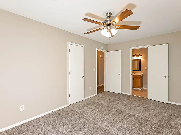 3592 Riverchase Dr — Photo 10