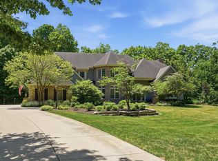 10101 N Hunt Club Ct, Mequon, WI 53097