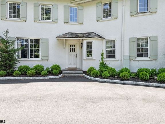 4th image of 60 Wildwood Ave #2