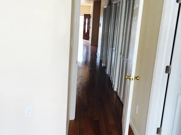 260 Boyd Avenue image 10 of 21