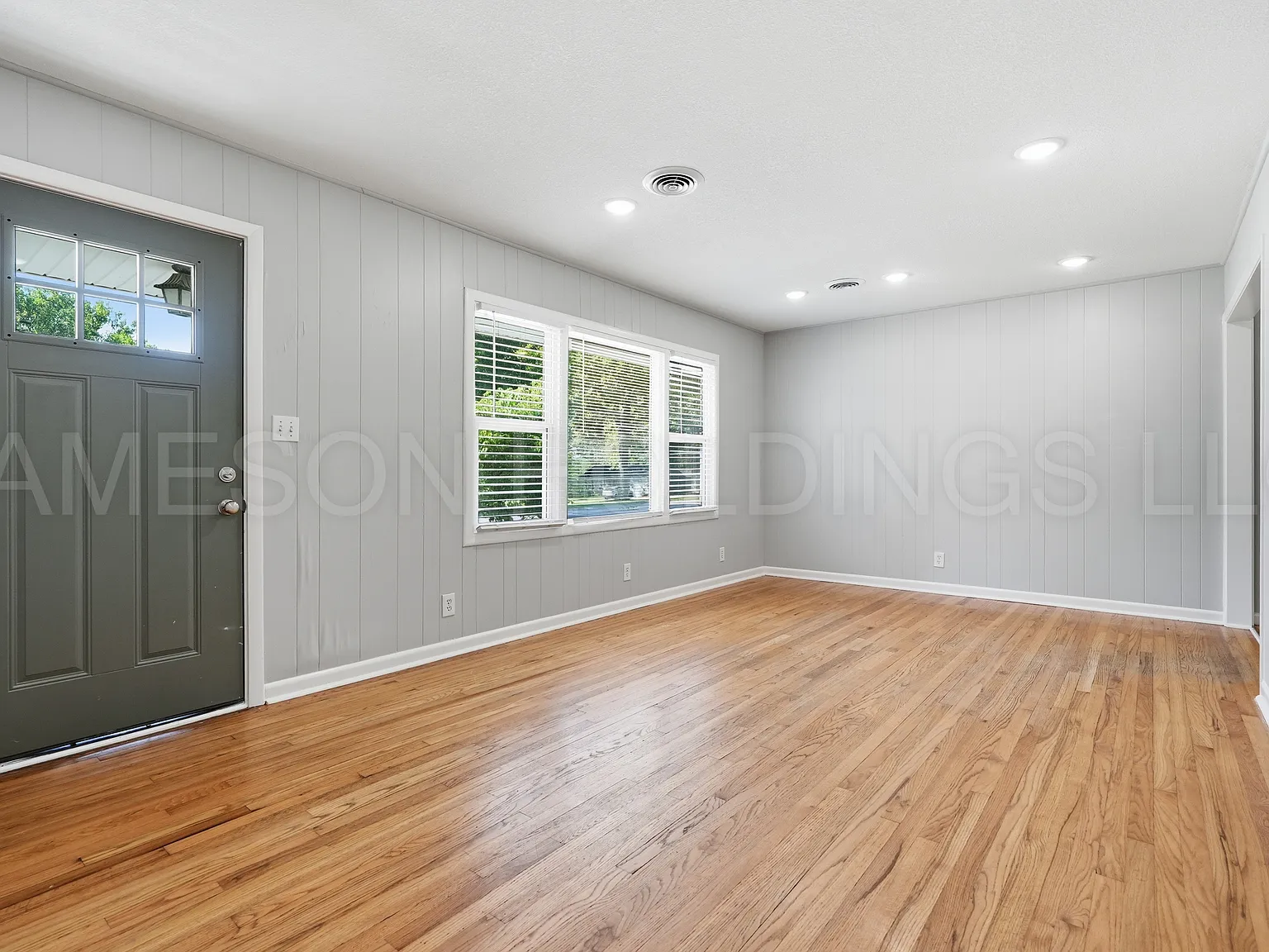 4 bed, 1275 sqft, $2,500 — Photo 3