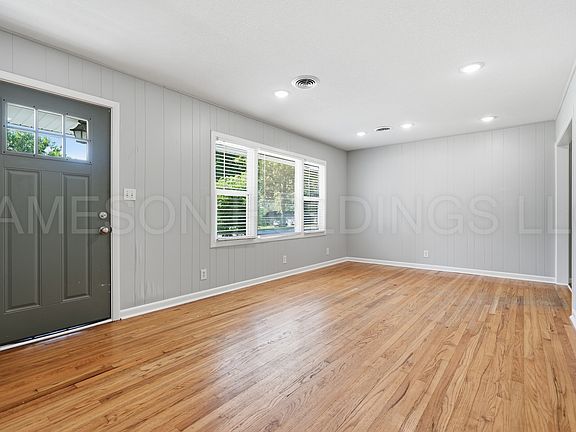 3rd image of 5808 W 70th Ter