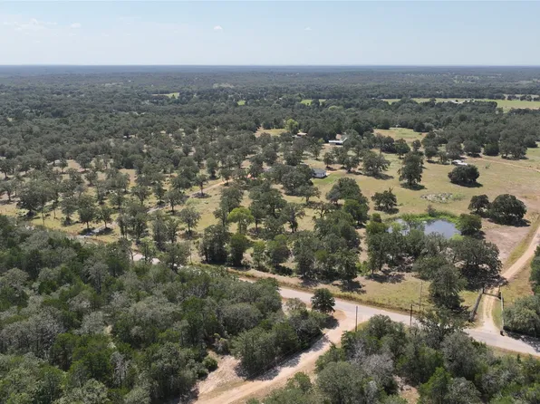 213 Joe Cole Ln, Smithville, TX 78957