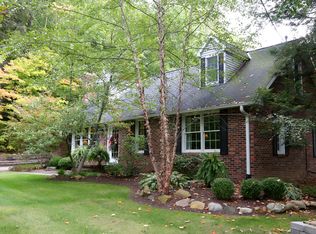 9091 Vermilion Rd, Amherst, OH 44001