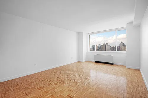 420 W 42nd St Photo 1 420 W 42nd St Photo 1
