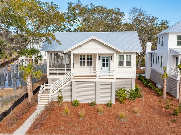 8308 Jack Island Dr — Photo 32