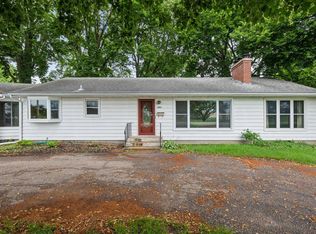 1351 Valley St, Chaska, MN 55318