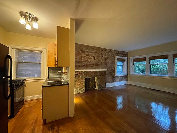 3rd image of 1220 Clayton St APT 1