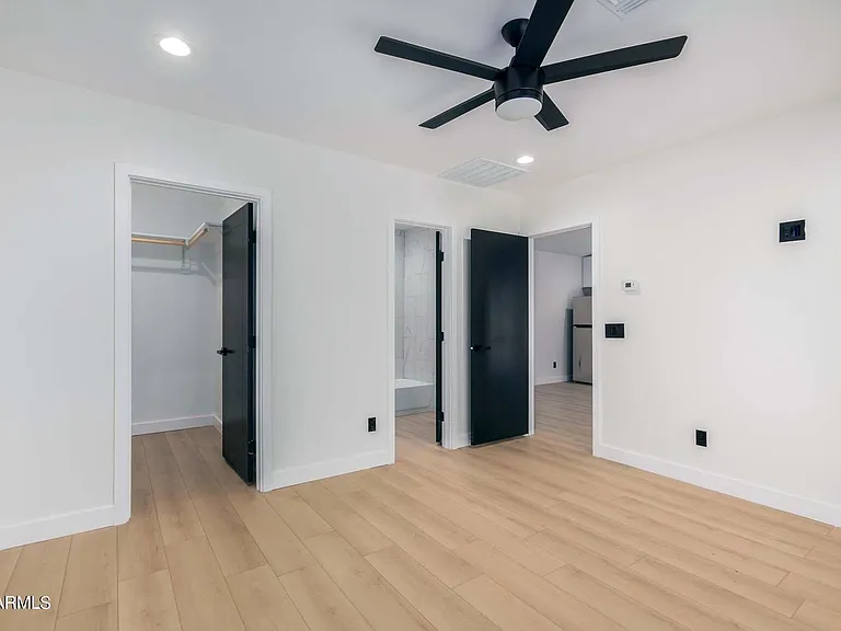 4016 E Edgemont Ave — Photo 22