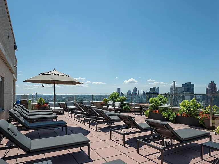 401 E 80th St #30H — Photo 9