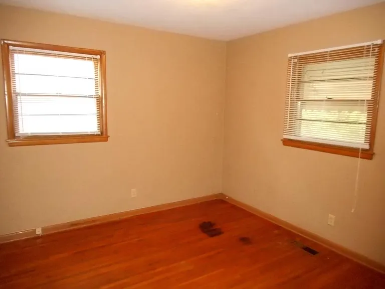 1515 S Barnes Ave — Photo 11