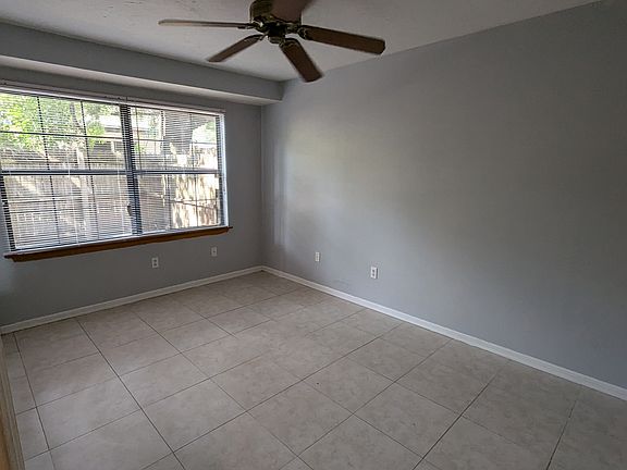4th image of 4844 Royal Palm Ave