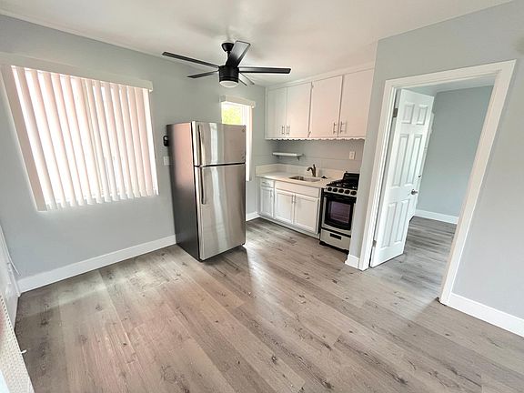 4th image of 2403 Louella Ave #3