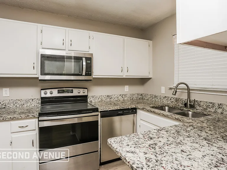 1340 Cy Blackburn Cir — Photo 9