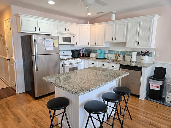 2nd image of 315 E Youngs Ave #201