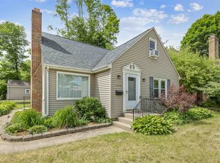 2529 Pelham Rd, Rockford, IL 61107