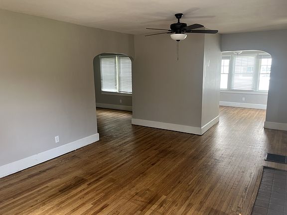 3rd image of 370 Terrace Dr