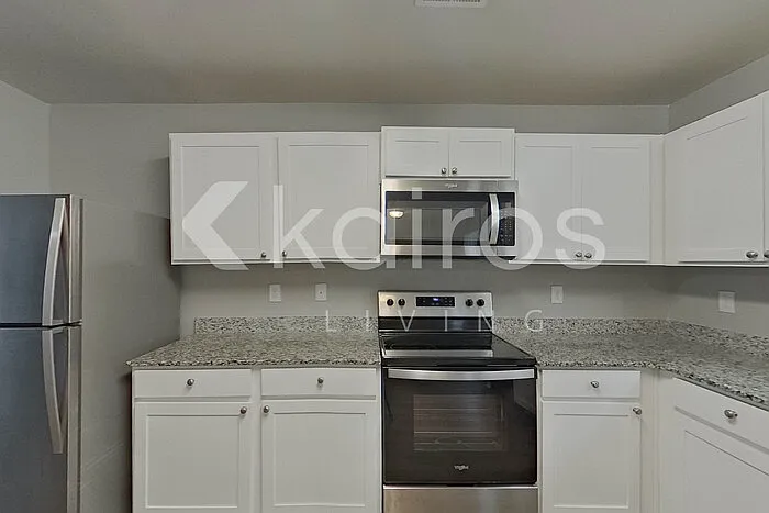 305 Cedar Rdg — Photo 9