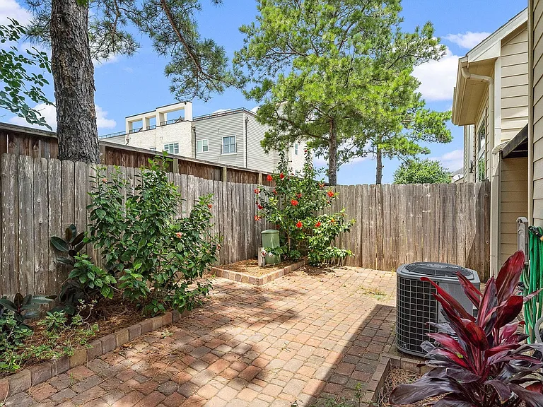 816 Sterling Creek Cir — Photo 19