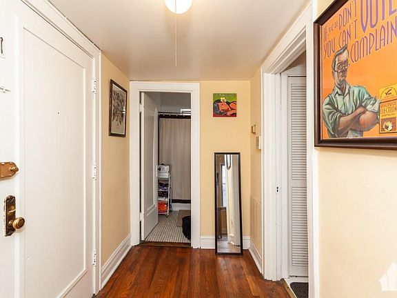 5th image of 936 W Cornelia Ave #3L