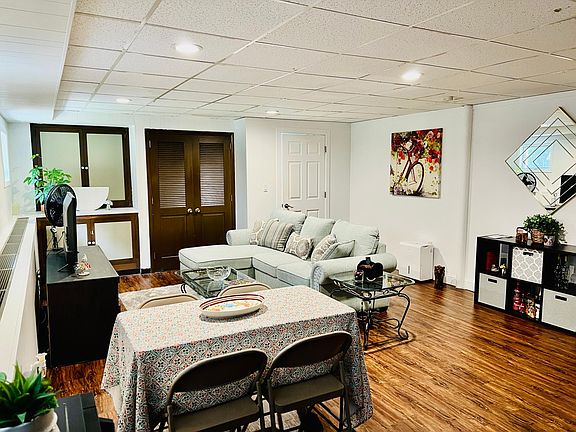 2nd image of 129 Crisfield St #1