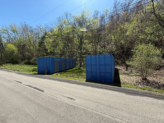 3rd image of 907 Maple Lane