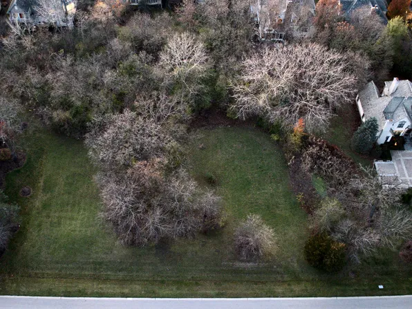 104 N Wynstone Dr, North Barrington, IL 60010