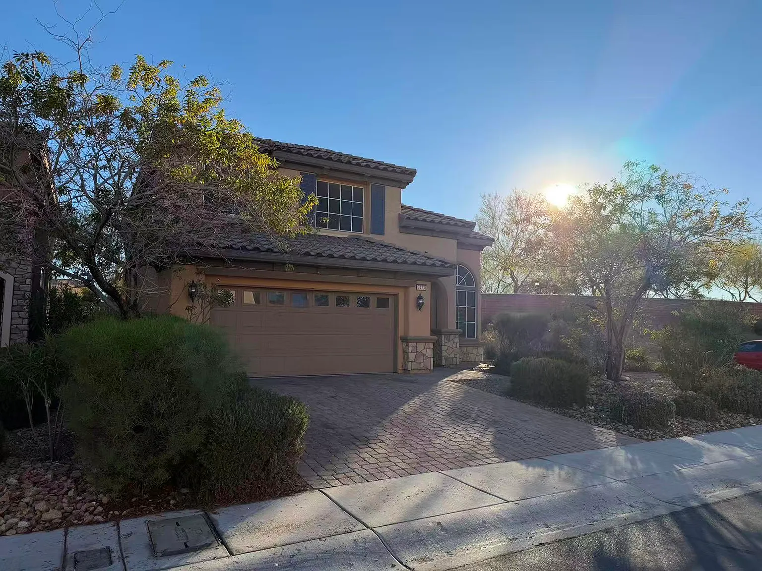 Glorious Sun Drive - 7473 - 1 — Photo 1