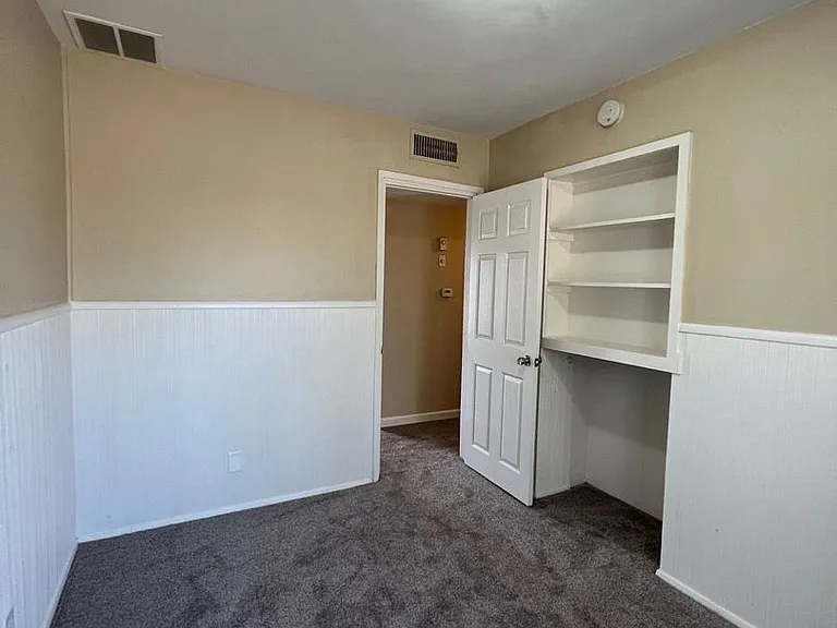 210 Irene St — Photo 14