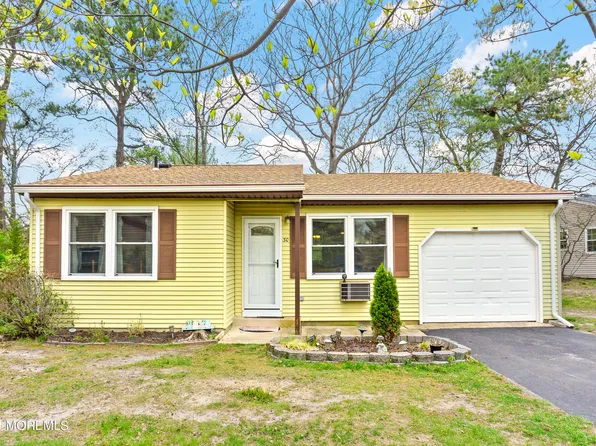 30 S Chestnut Avenue, Whiting, NJ 08759