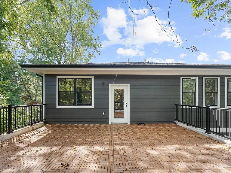 2321A Carter Ave — Photo 30