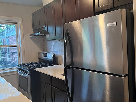 5th image of 298 Grafton Ave #8