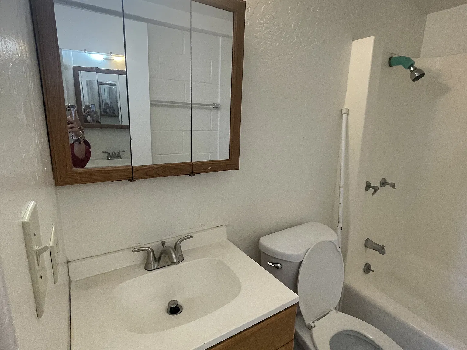 1881 Kapiolani Blvd. - 301A — Photo 3