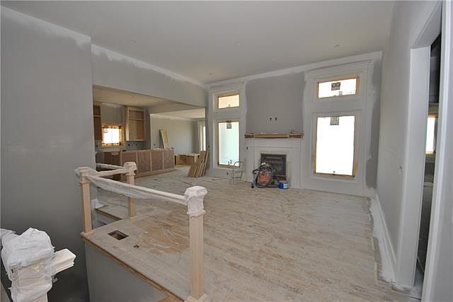 2nd image of 1300 NE 123rd St