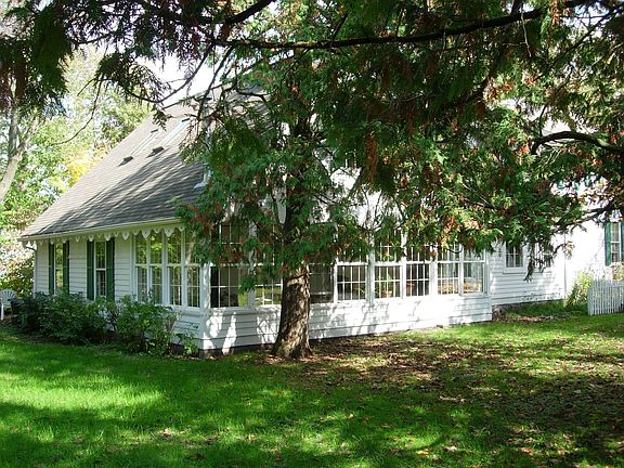 3-season room